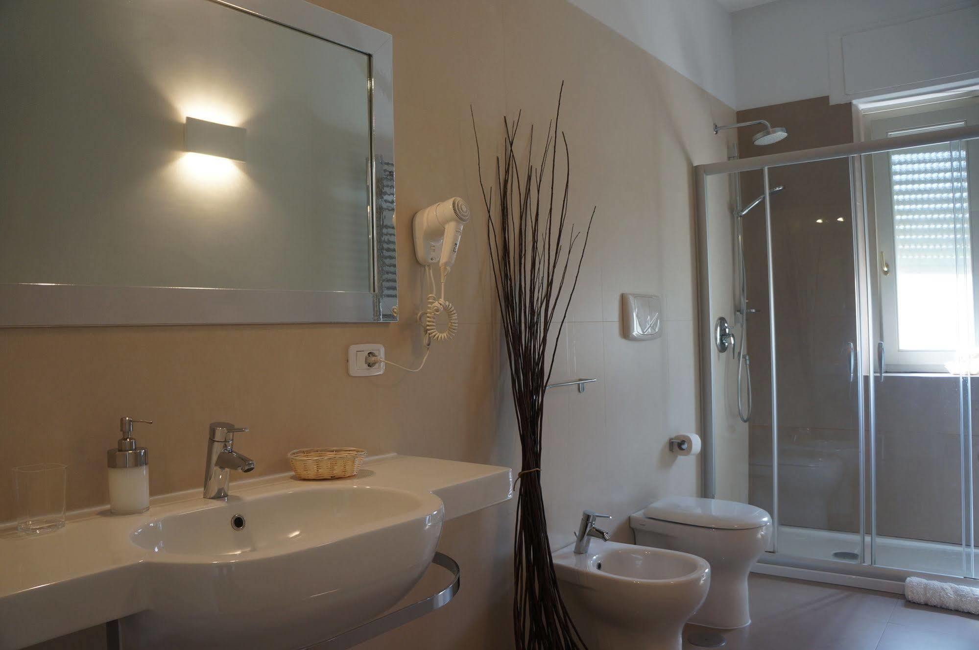 Lullymia Bed & Breakfast Crotone Bagian luar foto